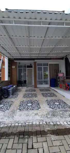 DIJUAL MURAH RUMAH MINIMALIS CANTIK 2 LANTAI SEMI TANGERANG CIKUPA