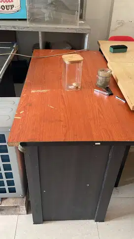 Meja Kantor bekas