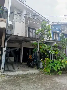 DIJUAL RUMAH 2 LANTAI DALAM CLUSTER CAKUNG + BONUS 1 UNIT MOBIL