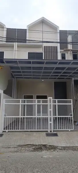 Rumah 2 Lantai 3BR Siap Huni dekat Summarecon