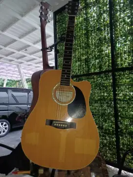 Gitar klasik kondisi baik