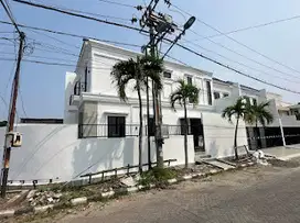 Dijual rumah baru gress posisi hook di Sutorejo Timur