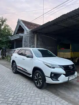 Fortuner VRZ TRD