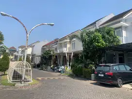 RUMAH SIAP HUNI MURAH 2 LANTAI DEKAT SUHAT