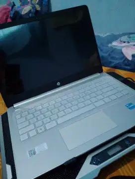 Laptop HP Core i3 14