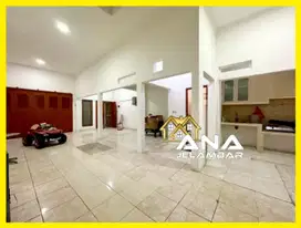 ANA RUMAH BAGUS 3.25LT LUAS 5X15M JLN MOBIL DI JELAMBAR