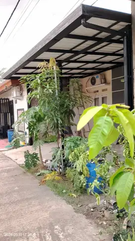 Kanopi baja ringan