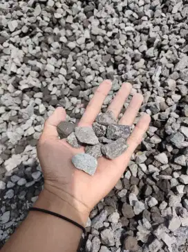 Jual Batu Split/Koral 1:2 Murah Berkualitas Tinggi! Malang