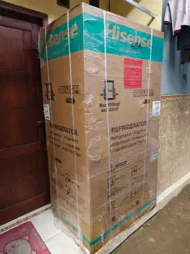 LEMARI ES KULKAS HISENSE