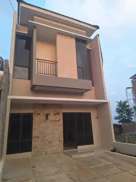 Rumah 2lt lokasi dekat Transmart Setiabudi Banyumanik Semarang Atas