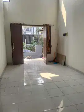 Dijual Rumah Bagus Dalam Komplek di BSD, Tangerang