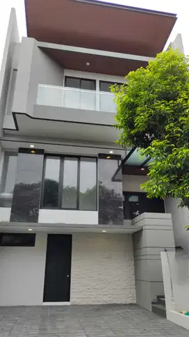 Rumah Citraland Cluster Alam Hijau 3 Lantai Minimalis Ciamik