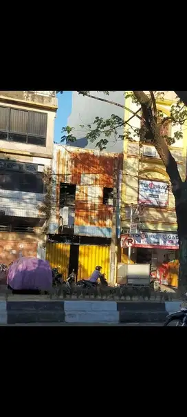 Ruko Lokasi Strategis Di Veteran Utara Cocok Untuk kegiatan Usaha
