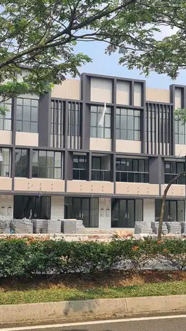 Ruko Investasi Premium Hadap Boulevard BSD, Potensial, Sudah Ramai