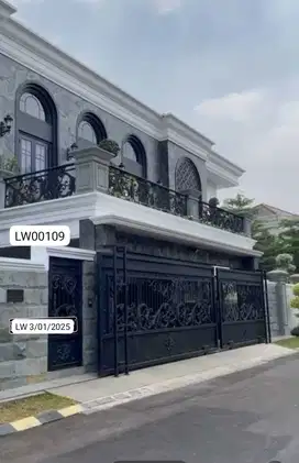 Dijual rumah mewah dengan kolam renang Citra Gran Cibubur Jakarta