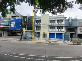 Sewa Ruko 3 Lantai, Luas 126m2 di Jl. Sultan Iskandar Muda, Kebayoran