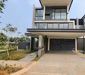 Rumah di Cluster Lyndon Navapark BSD City (mewah dan terawat)