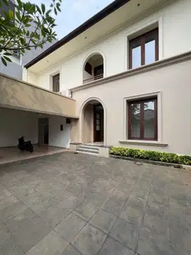 Dijual rumah cantik harga menarik dalam komplek at Cipete Jaksel
