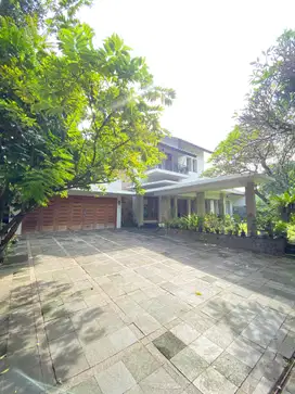 For Sale/Dijual Rumah Cantik dan Kokoh di Lokasi Premium Dharmawangsa