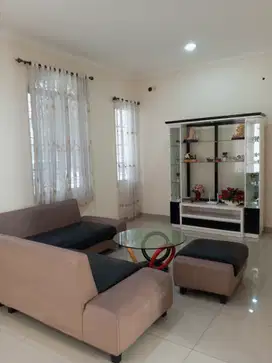 Disewakan Rumah Furnish Siap Masuk West Europe 8x15m Green Lake City