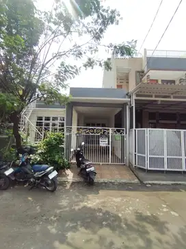 Disewakan Rumah Furnished Sektor 1 C Gading Serpong