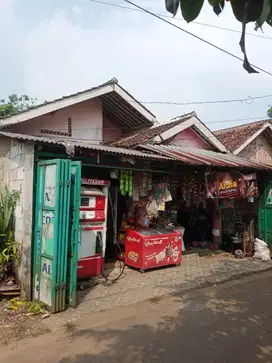 Rumah murah siap huni berikut 4 pintu kontrakan dan 1 kios di ciseeng
