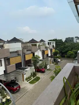 Disewakan Rumah Heritage Puri 11 Tahap 1