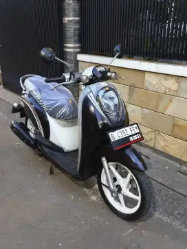 Bissmillah dijual motor Honda Scoopy karbu 2011 istimewa