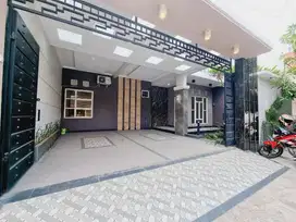 Rumah mewah 2 lantai akses jalan lebar di Solo Kota
