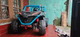 Mobil mainan aki