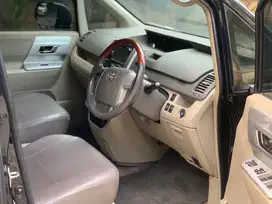 Toyota Nav1 2013 Bensin