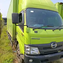 Box chargo truck Hino Dutro tahun 2023