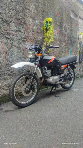 Suzuki TRS suzuki A100 lengkap