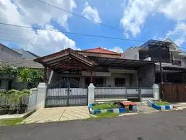 RUMAH SELANGKAH KE RAYA MERR DEKAT EXCELSO MER SUPURINDO BARUK UTARA
