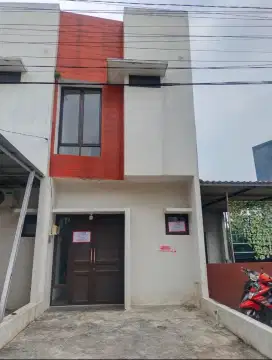 Over Murah Rumah 2 Lantai di Bedahan Sawangan