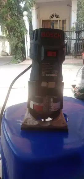 Mesin profil BOSCH GMR1 PROFESIONAL