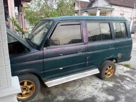 Toyota kijang super KF40 tahun 1989