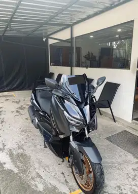 YAMAHA XMAX 2022 BLACK GOLD EDITION