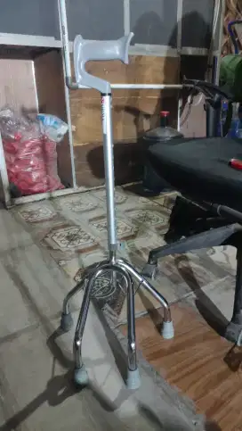 TONGKAT WALKER KAKI 4 SHIMA