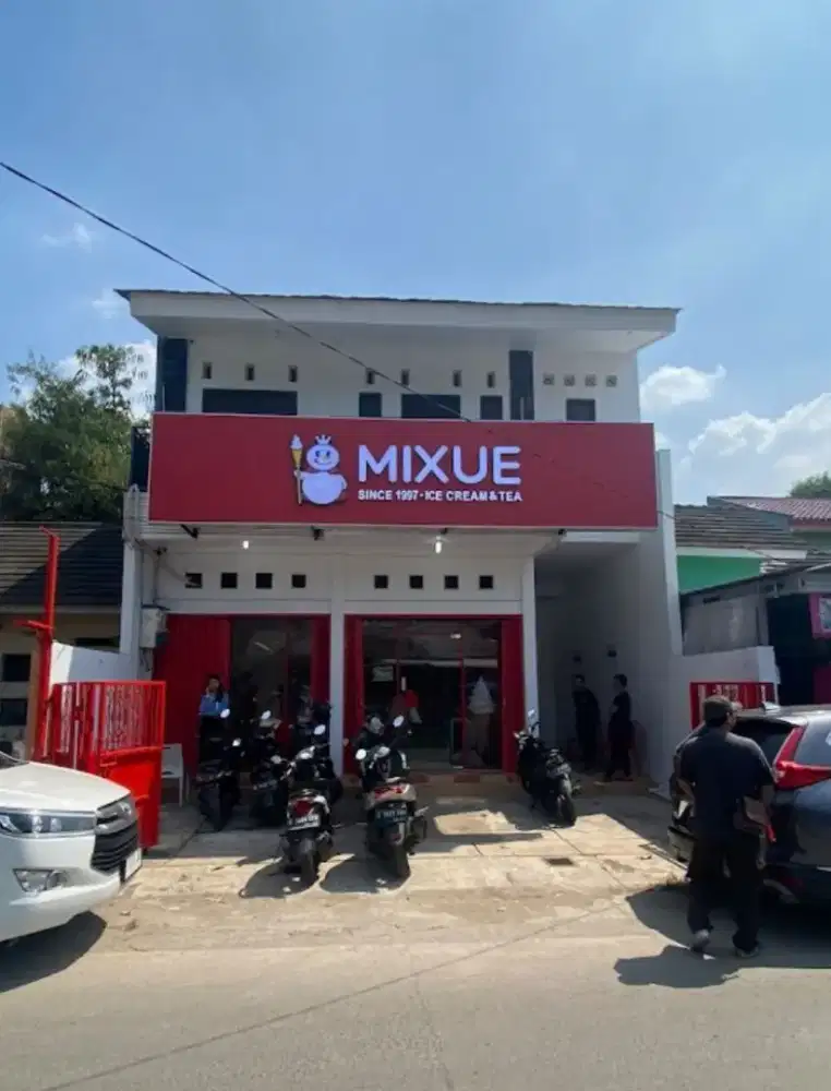 STAFF MIXUE ICE CREAM