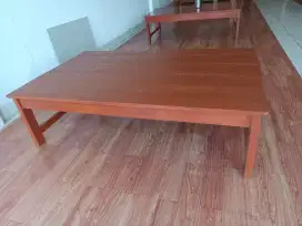 Meja lesehan eks kafe