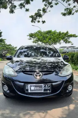 Promo TDP 5JT Mazda 2 R AT 2011,Siap pakai