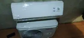 AC thosiba 1/2Pk Lowat + psng + pipa 3mtr garansi