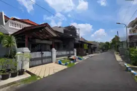 RUMAH BARUK.UTARA MERR DEKAT STIKOM GALAXI MALL UNAIR UPN ITS SURABAYA