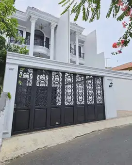 Rumah DIjual Pejaten. UNIT BARU, American Classic, Jalan 2 Mobil