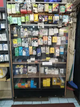 Lemari pajangan Accessories serbaguna