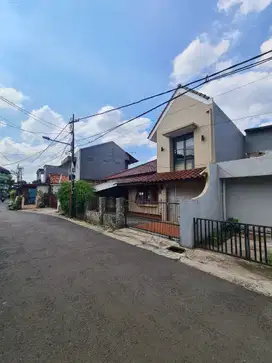 Rumah Dijual Kalibata. Bangunan Lama Lebar 12. DKT Jalan UTAMA. NEGO