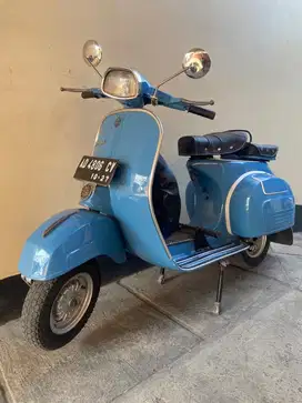 Vespa Super 77 As besar