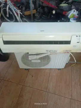 Ac sanyo 1/2 pk sawangan pasir putih