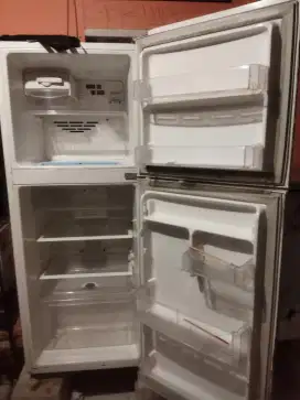 Kulkas LG 2 pintu